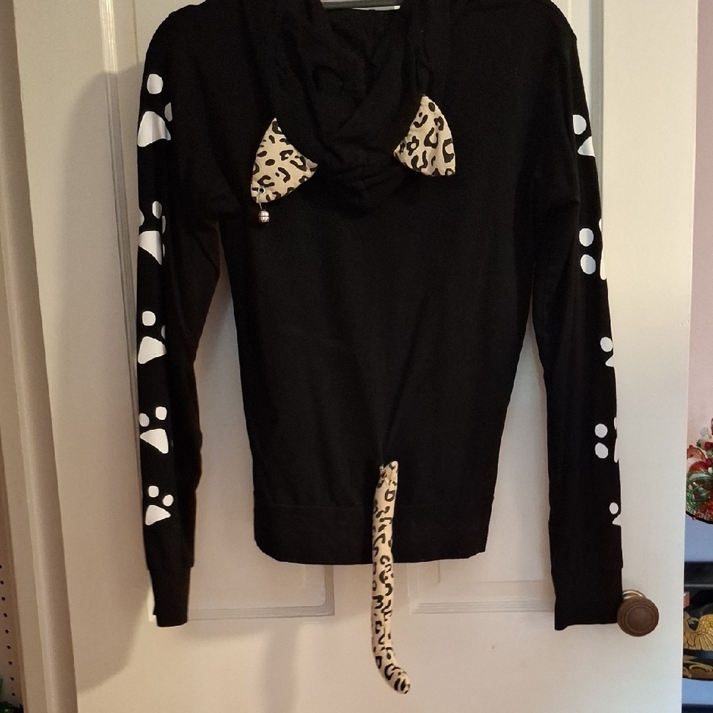 From London Black Cat Face Hoodie with Paw Prints, Tail And Skull Hardware - Picture 4 of 4